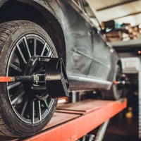 Imagem 1 da empresa OFICINA MECÂNICA JP AUTOMOTIVOS ALINHAMENTO E BALANCEAMENTO Automóveis - Oficinas Mecânicas em Niterói RJ